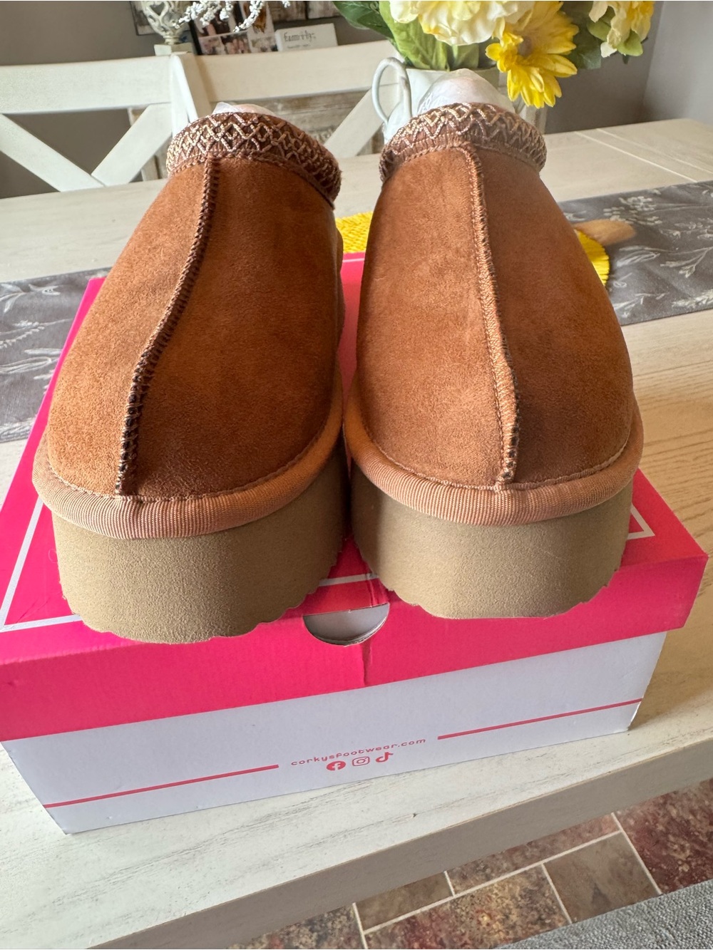 Corky’s Hey Girl Suede Platform Clog -new in original box! - Picture 7 of 7